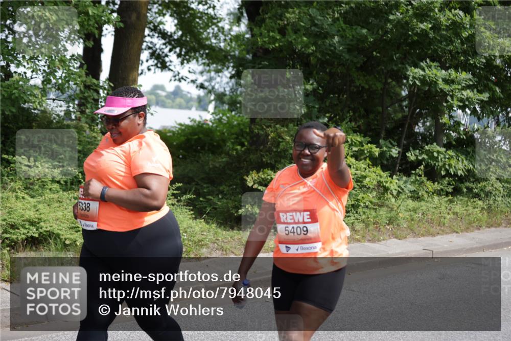 15.06.2025 - REWE Women's Run Jannik Wohlers http://msf.ph/oto/7948045 15.06.2025 10:23:57 Laufen 5338, 5409 meine-sportfotos.de