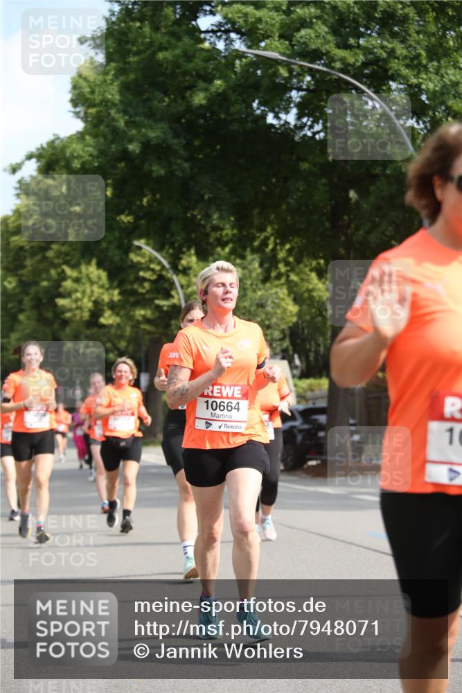 15.06.2025 - REWE Women's Run Jannik Wohlers http://msf.ph/oto/7948071 15.06.2025 09:46:26 Laufen 10664, 10 meine-sportfotos.de