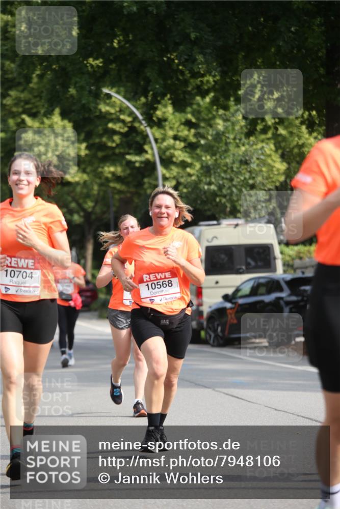 15.06.2025 - REWE Women's Run Jannik Wohlers http://msf.ph/oto/7948106 15.06.2025 09:46:27 Laufen 10704, 10568 meine-sportfotos.de