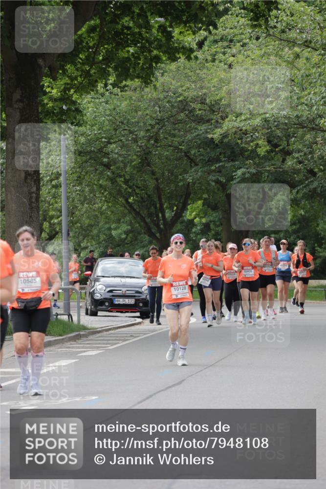 15.06.2025 - REWE Women's Run Jannik Wohlers http://msf.ph/oto/7948108 15.06.2025 08:30:45 Laufen 10585, 40, 131, 1025, 10128, 10350, 1034, 10254, 10405, 10524, 026 meine-sportfotos.de
