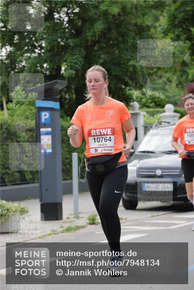 15.06.2025 - REWE Women's Run Jannik Wohlers http://msf.ph/oto/7948134 15.06.2025 08:30:49 Laufen 10764, 1043, 105 meine-sportfotos.de