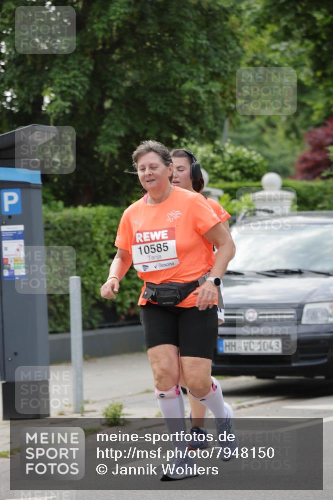15.06.2025 - REWE Women's Run Jannik Wohlers http://msf.ph/oto/7948150 15.06.2025 08:30:50 Laufen 10585, 1043 meine-sportfotos.de