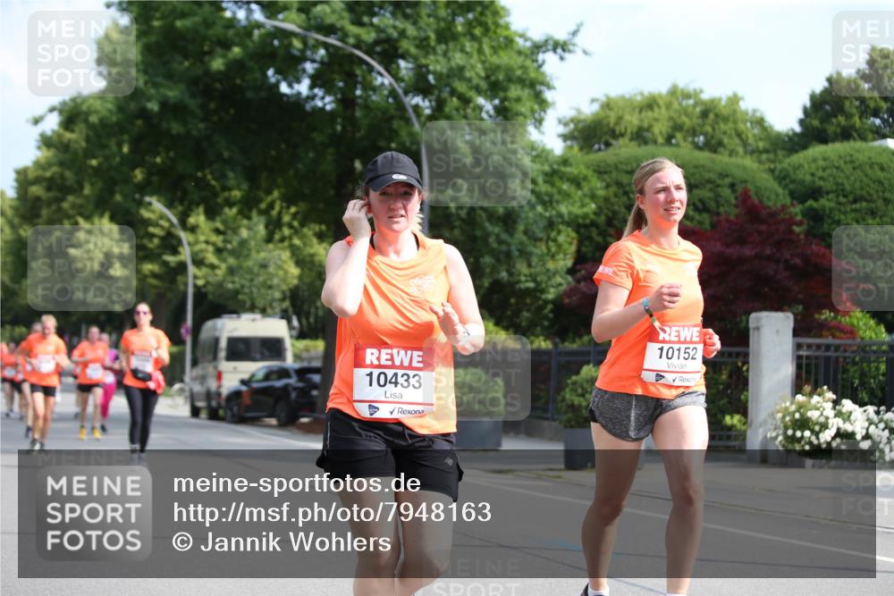 15.06.2025 - REWE Women's Run Jannik Wohlers http://msf.ph/oto/7948163 15.06.2025 09:46:32 Laufen 10433, 10152 meine-sportfotos.de