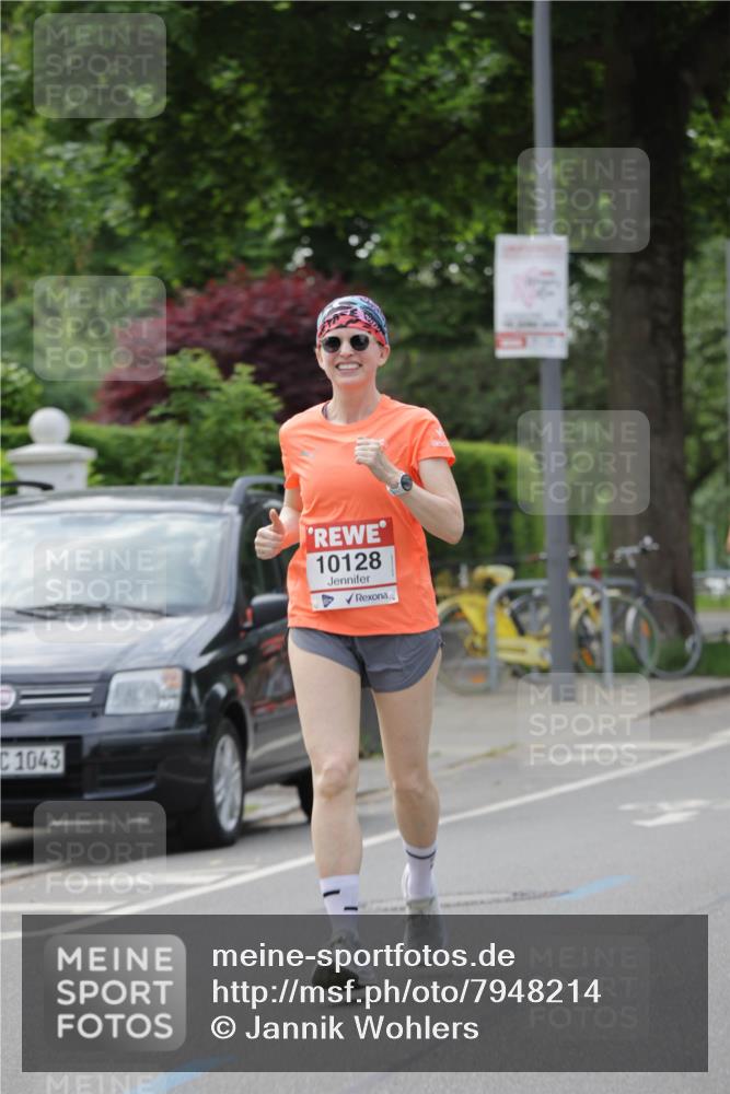 15.06.2025 - REWE Women's Run Jannik Wohlers http://msf.ph/oto/7948214 15.06.2025 08:30:53 Laufen 1043, 10128 meine-sportfotos.de
