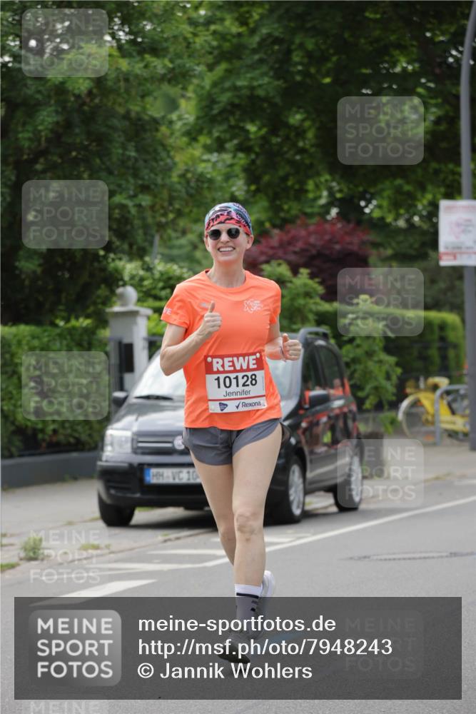 15.06.2025 - REWE Women's Run Jannik Wohlers http://msf.ph/oto/7948243 15.06.2025 08:30:54 Laufen 10, 10128 meine-sportfotos.de