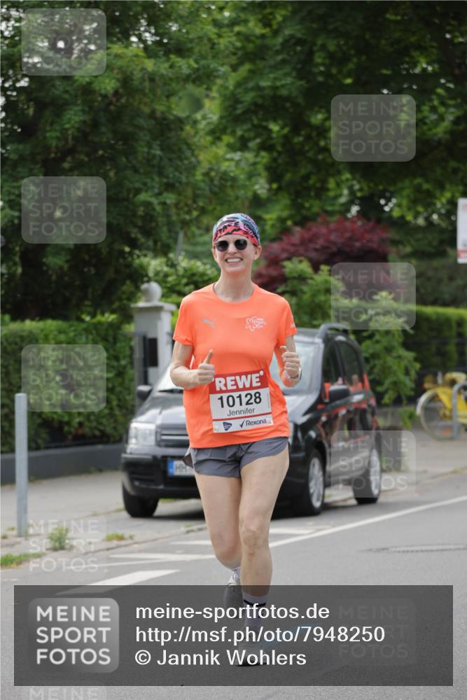 15.06.2025 - REWE Women's Run Jannik Wohlers http://msf.ph/oto/7948250 15.06.2025 08:30:54 Laufen 10128 meine-sportfotos.de
