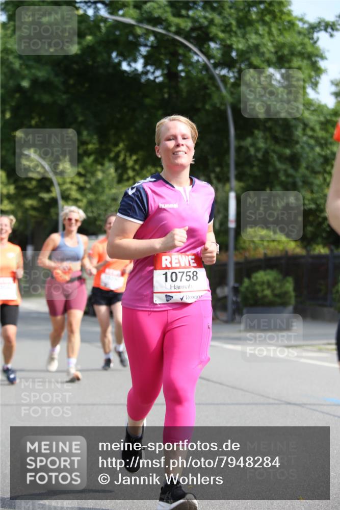 15.06.2025 - REWE Women's Run Jannik Wohlers http://msf.ph/oto/7948284 15.06.2025 09:46:41 Laufen 10758 meine-sportfotos.de