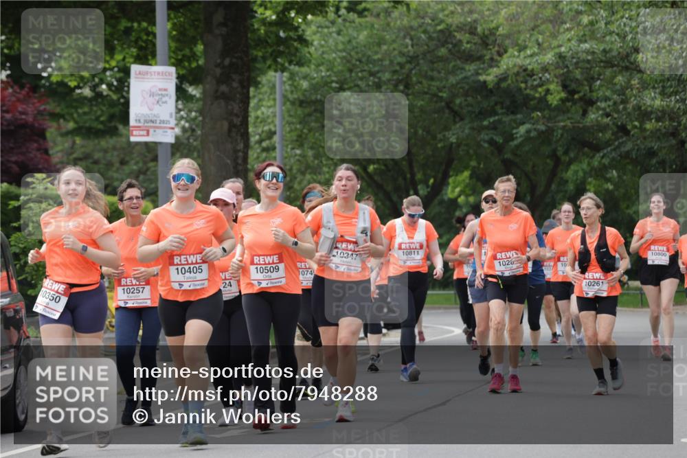 15.06.2025 - REWE Women's Run Jannik Wohlers http://msf.ph/oto/7948288 15.06.2025 08:30:58 Laufen 15, 2025, 10350, 10257, 10405, 24, 10509, 1074, 10347, 10811, 4, 1028, 10, 102, 10261, 10800 meine-sportfotos.de