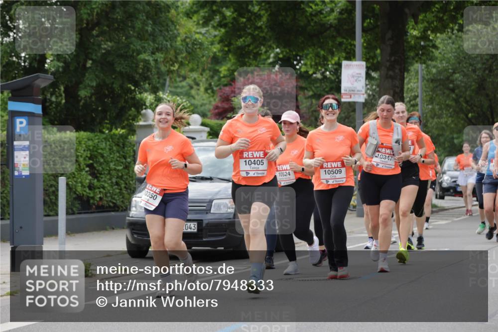15.06.2025 - REWE Women's Run Jannik Wohlers http://msf.ph/oto/7948333 15.06.2025 08:31:00 Laufen 10350, 043, 10405, 10524, 15, 2925, 10509, 10347 meine-sportfotos.de