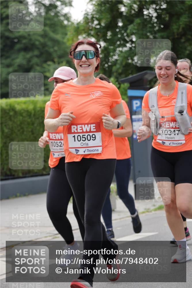 15.06.2025 - REWE Women's Run Jannik Wohlers http://msf.ph/oto/7948402 15.06.2025 08:31:03 Laufen 10509, 1052, 10347 meine-sportfotos.de