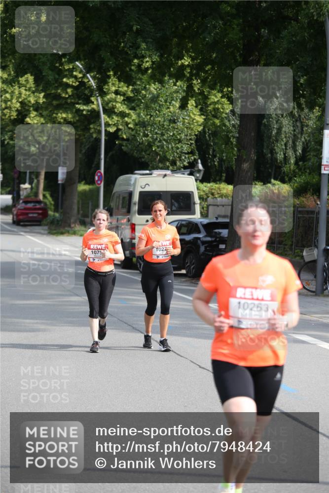 15.06.2025 - REWE Women's Run Jannik Wohlers http://msf.ph/oto/7948424 15.06.2025 09:46:53 Laufen 1075, 027, 10263 meine-sportfotos.de
