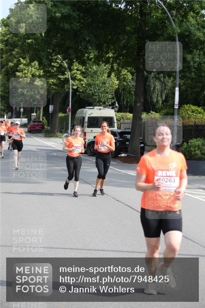 15.06.2025 - REWE Women's Run Jannik Wohlers http://msf.ph/oto/7948425 15.06.2025 09:46:53 Laufen 10654, 9752, 1027, 10263 meine-sportfotos.de