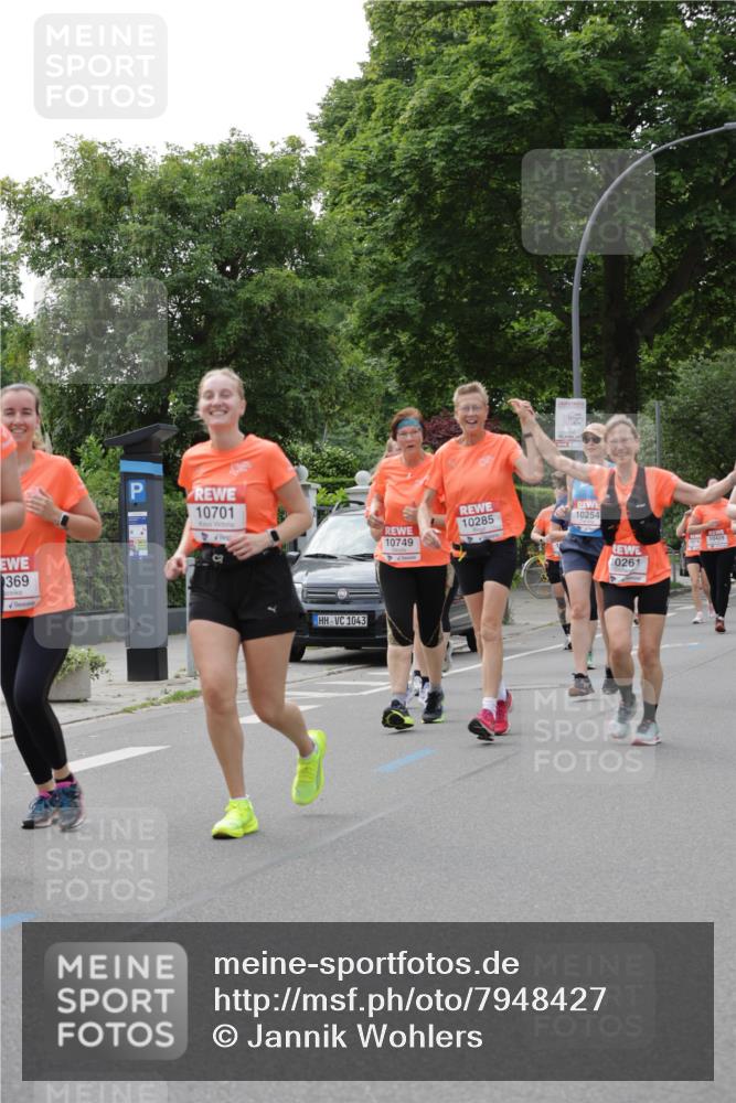 15.06.2025 - REWE Women's Run Jannik Wohlers http://msf.ph/oto/7948427 15.06.2025 08:31:04 Laufen 369, 10701, 1043, 10285, 10254, 10749, 10429, 0261 meine-sportfotos.de