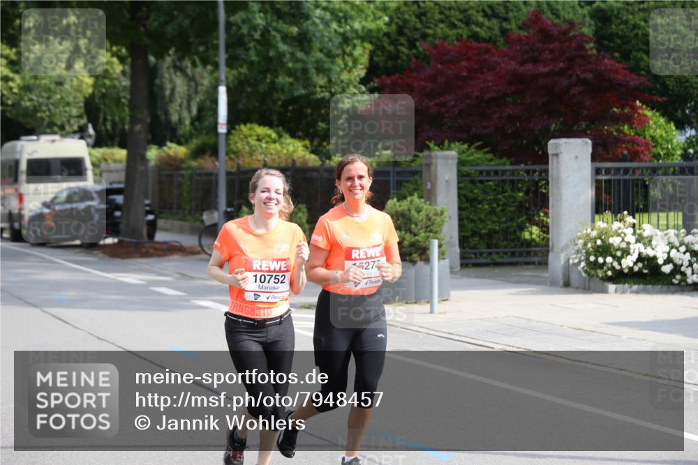 15.06.2025 - REWE Women's Run Jannik Wohlers http://msf.ph/oto/7948457 15.06.2025 09:46:57 Laufen 10752, 8310, 27 meine-sportfotos.de
