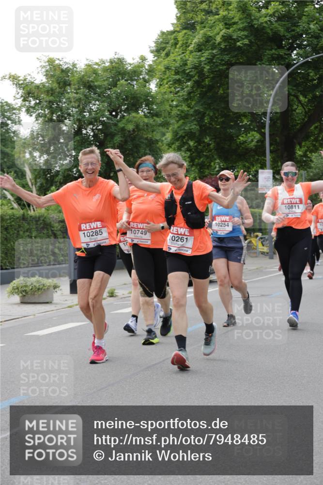 15.06.2025 - REWE Women's Run Jannik Wohlers http://msf.ph/oto/7948485 15.06.2025 08:31:06 Laufen 10285, 10, 10811, 10254, 10749, 70261 meine-sportfotos.de