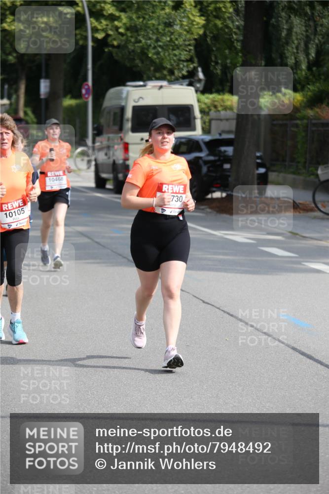 15.06.2025 - REWE Women's Run Jannik Wohlers http://msf.ph/oto/7948492 15.06.2025 09:47:02 Laufen 10468, 10105, 730 meine-sportfotos.de