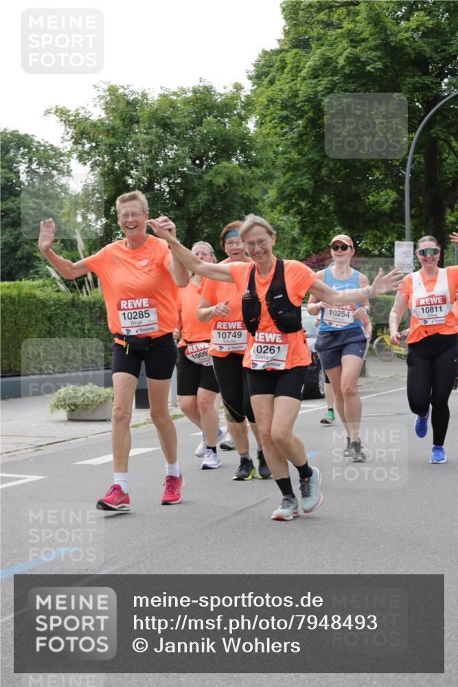15.06.2025 - REWE Women's Run Jannik Wohlers http://msf.ph/oto/7948493 15.06.2025 08:31:06 Laufen 10285, 10749, 1009, 10261, 10254, 10811 meine-sportfotos.de