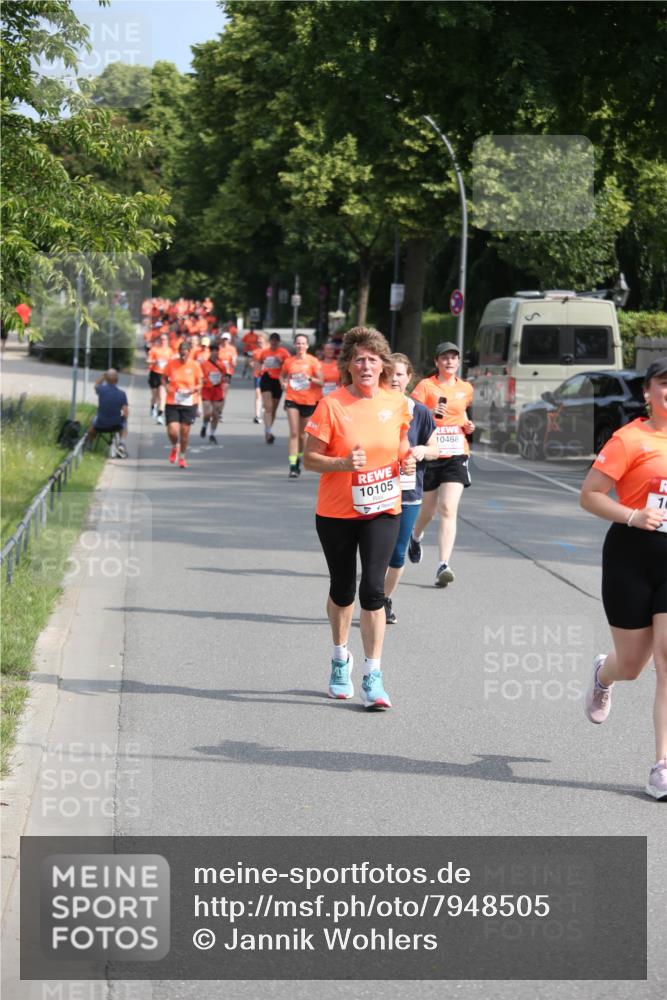 15.06.2025 - REWE Women's Run Jannik Wohlers http://msf.ph/oto/7948505 15.06.2025 09:47:02 Laufen 10105 meine-sportfotos.de