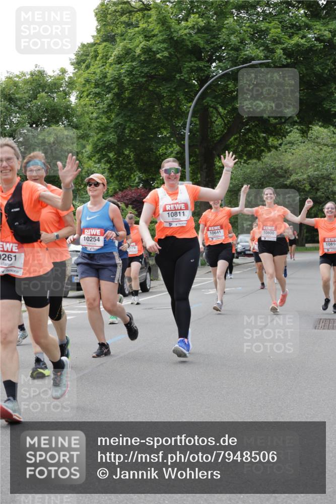 15.06.2025 - REWE Women's Run Jannik Wohlers http://msf.ph/oto/7948506 15.06.2025 08:31:07 Laufen 261, 10254, 0179, 10811, 10641, 10800, 10814 meine-sportfotos.de