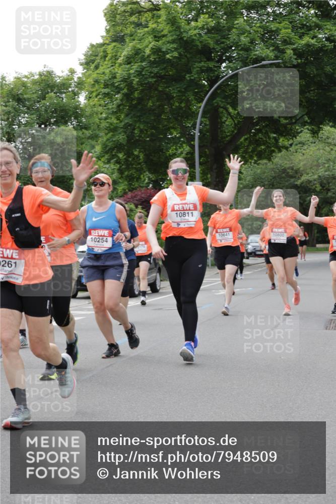 15.06.2025 - REWE Women's Run Jannik Wohlers http://msf.ph/oto/7948509 15.06.2025 08:31:07 Laufen 261, 10254, 179, 10811, 10641, 10800 meine-sportfotos.de