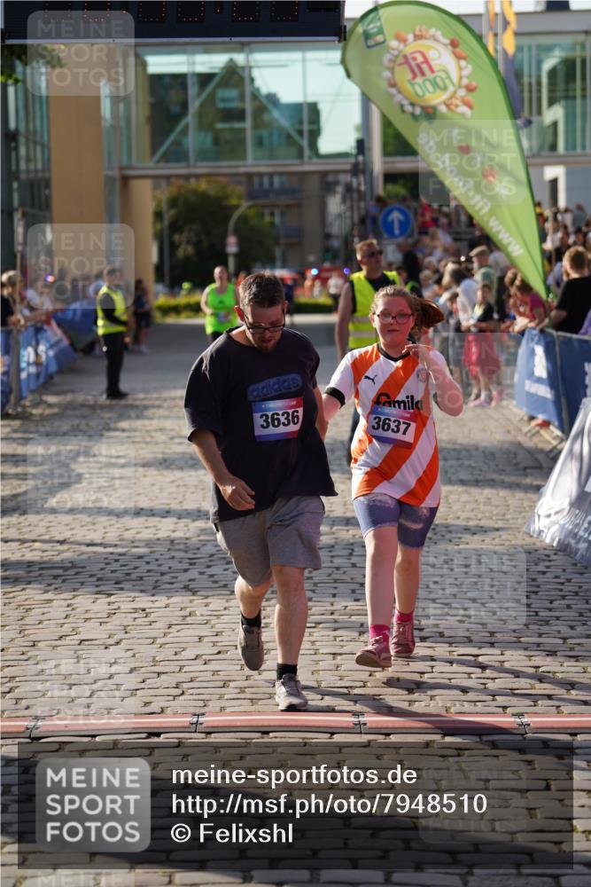 13.06.2025 - Holstenköstenlauf Felixshl http://msf.ph/oto/7948510 13.06.2025 18:19:25 Laufen 3636, 3637 meine-sportfotos.de