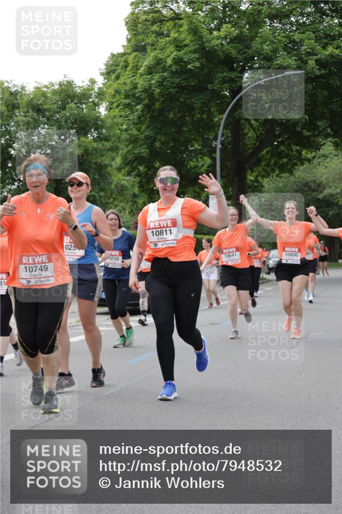 15.06.2025 - REWE Women's Run Jannik Wohlers http://msf.ph/oto/7948532 15.06.2025 08:31:07 Laufen 81, 10749, 025, 0210, 10811, 10641, 10800 meine-sportfotos.de