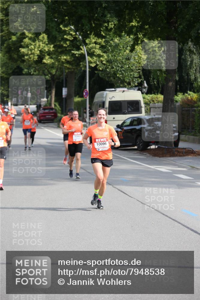 15.06.2025 - REWE Women's Run Jannik Wohlers http://msf.ph/oto/7948538 15.06.2025 09:47:08 Laufen 10862, 10096 meine-sportfotos.de
