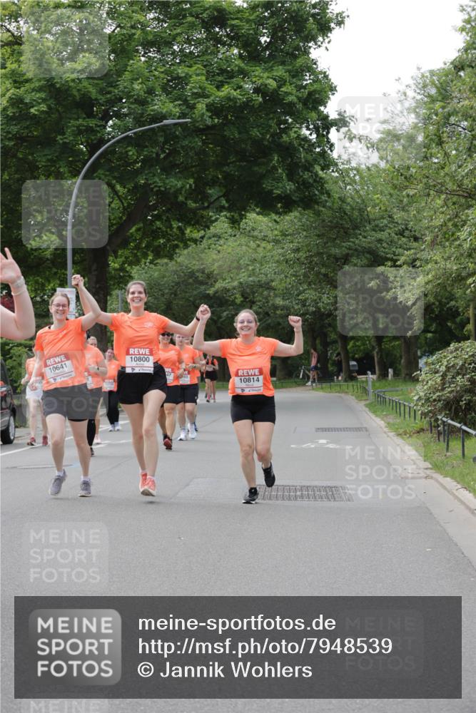 15.06.2025 - REWE Women's Run Jannik Wohlers http://msf.ph/oto/7948539 15.06.2025 08:31:08 Laufen 10641, 10800, 10814 meine-sportfotos.de