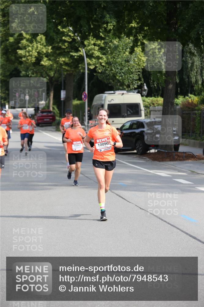 15.06.2025 - REWE Women's Run Jannik Wohlers http://msf.ph/oto/7948543 15.06.2025 09:47:08 Laufen 101, 10862, 10096 meine-sportfotos.de