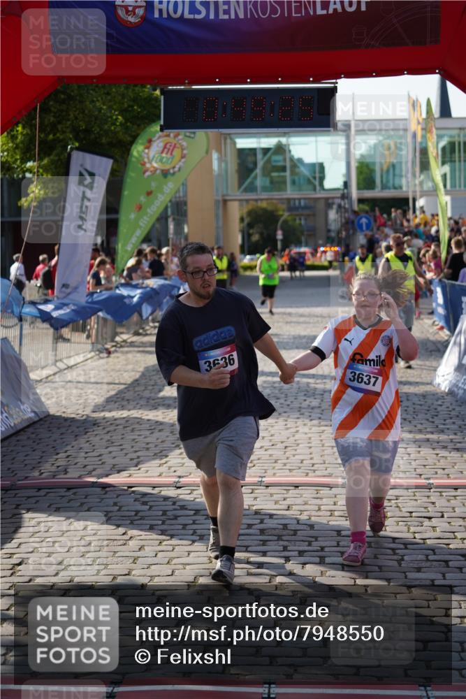 13.06.2025 - Holstenköstenlauf Felixshl http://msf.ph/oto/7948550 13.06.2025 18:19:26 Laufen 3636, 3637 meine-sportfotos.de