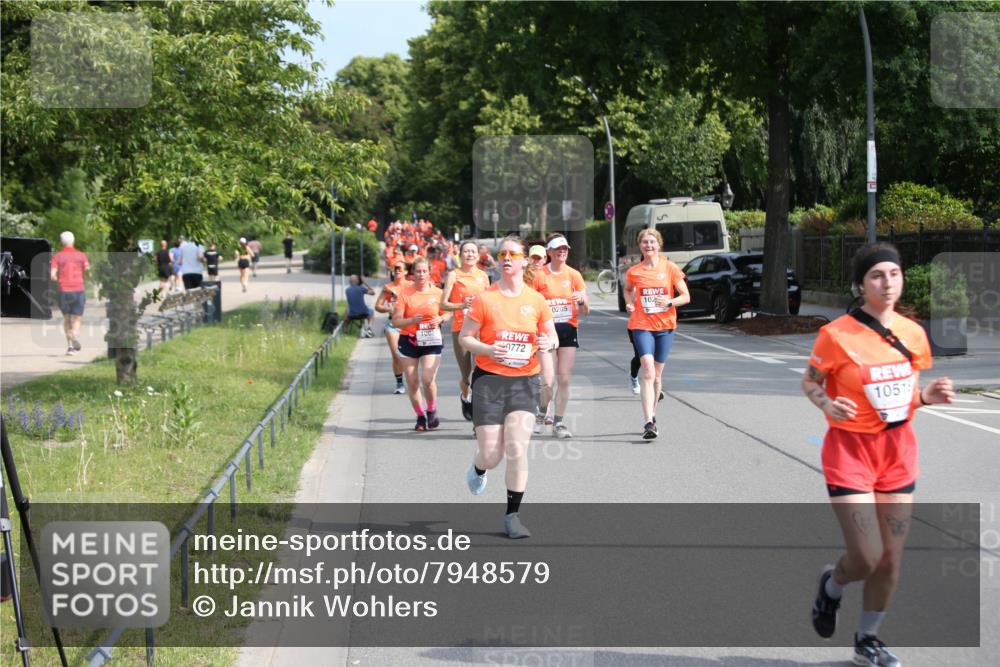 15.06.2025 - REWE Women's Run Jannik Wohlers http://msf.ph/oto/7948579 15.06.2025 09:47:17 Laufen 102, 0205, 1008, 0772, 10518 meine-sportfotos.de