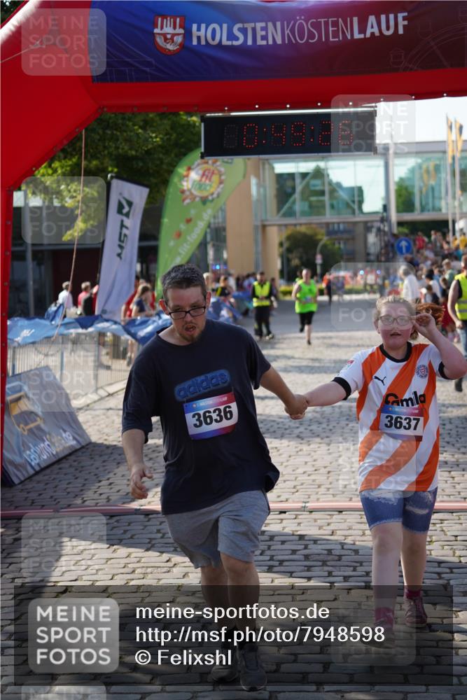 13.06.2025 - Holstenköstenlauf Felixshl http://msf.ph/oto/7948598 13.06.2025 18:19:27 Laufen 3636, 3637 meine-sportfotos.de