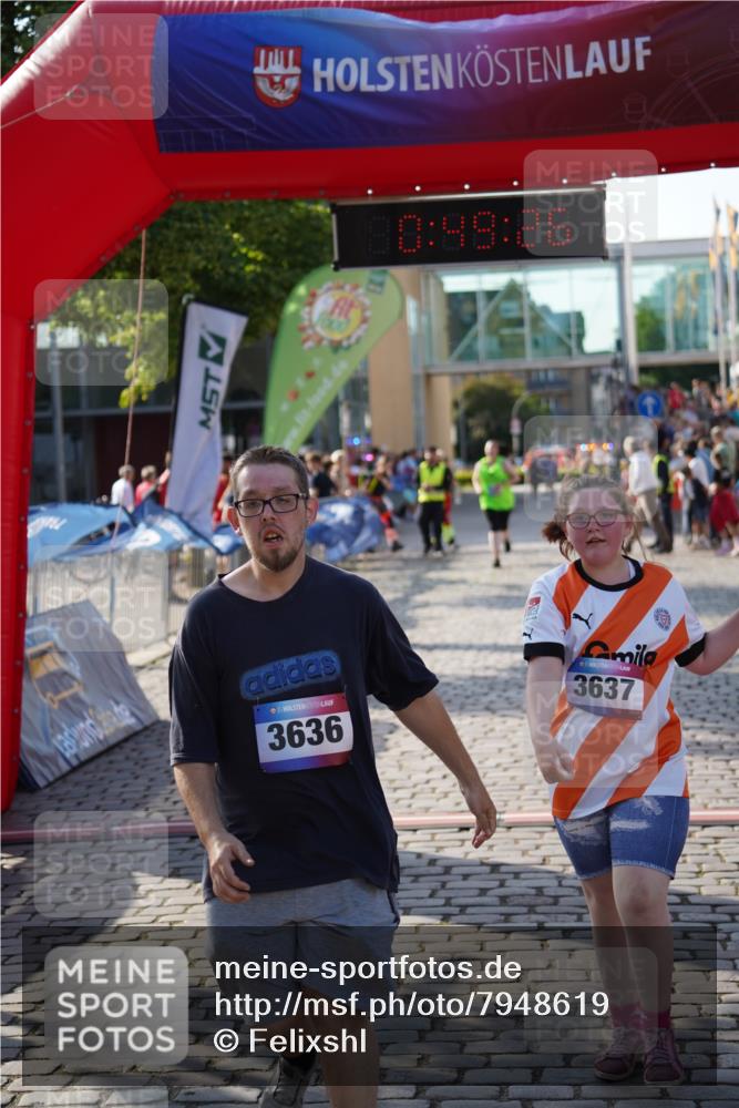 13.06.2025 - Holstenköstenlauf Felixshl http://msf.ph/oto/7948619 13.06.2025 18:19:27 Laufen 3636, 3637 meine-sportfotos.de