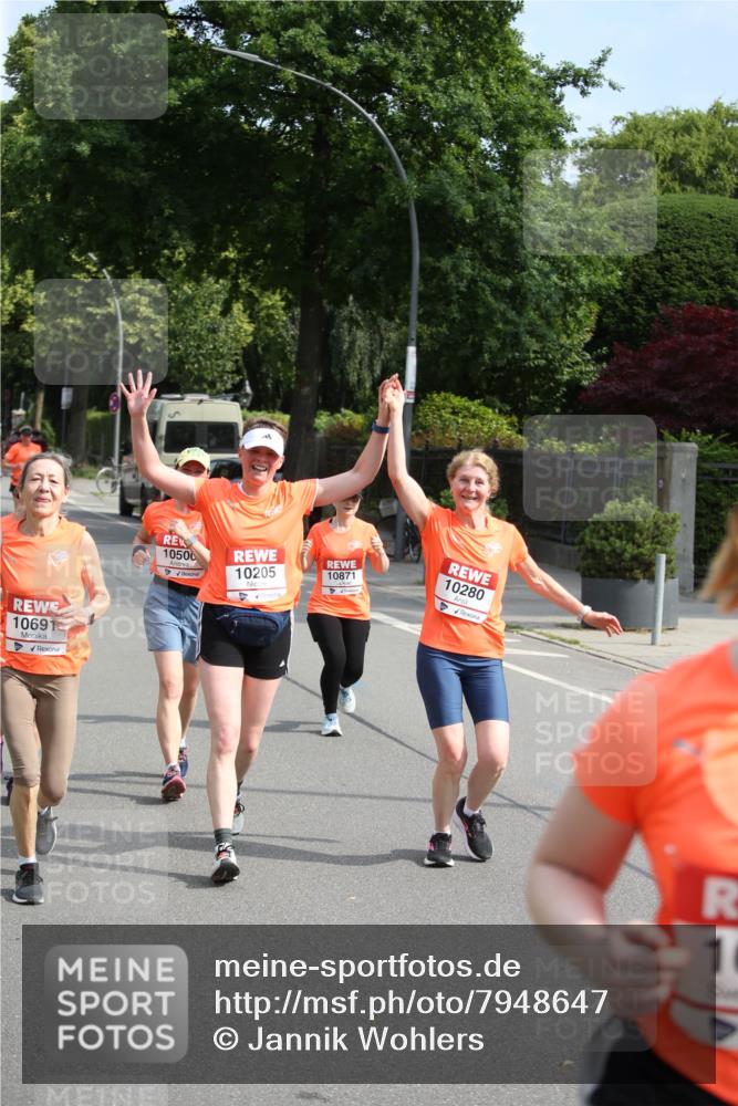 15.06.2025 - REWE Women's Run Jannik Wohlers http://msf.ph/oto/7948647 15.06.2025 09:47:20 Laufen 10691, 10205, 10871, 10500, 10280, 7844, 1 meine-sportfotos.de