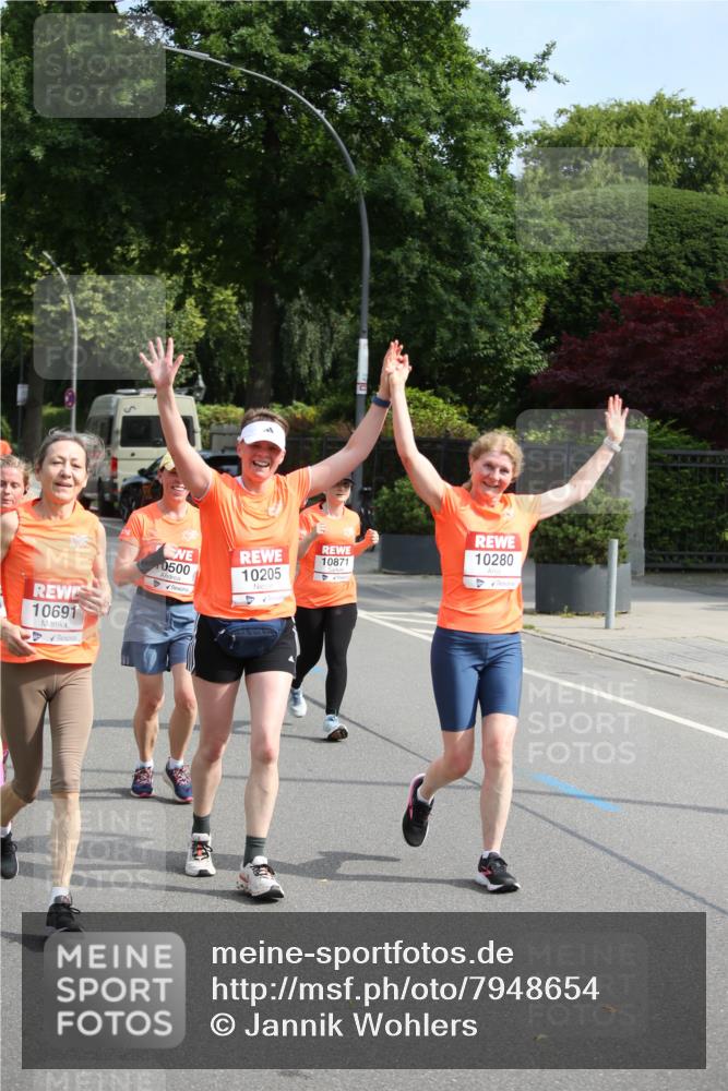 15.06.2025 - REWE Women's Run Jannik Wohlers http://msf.ph/oto/7948654 15.06.2025 09:47:21 Laufen 10871, 0500, 10205, 10691, 10280 meine-sportfotos.de