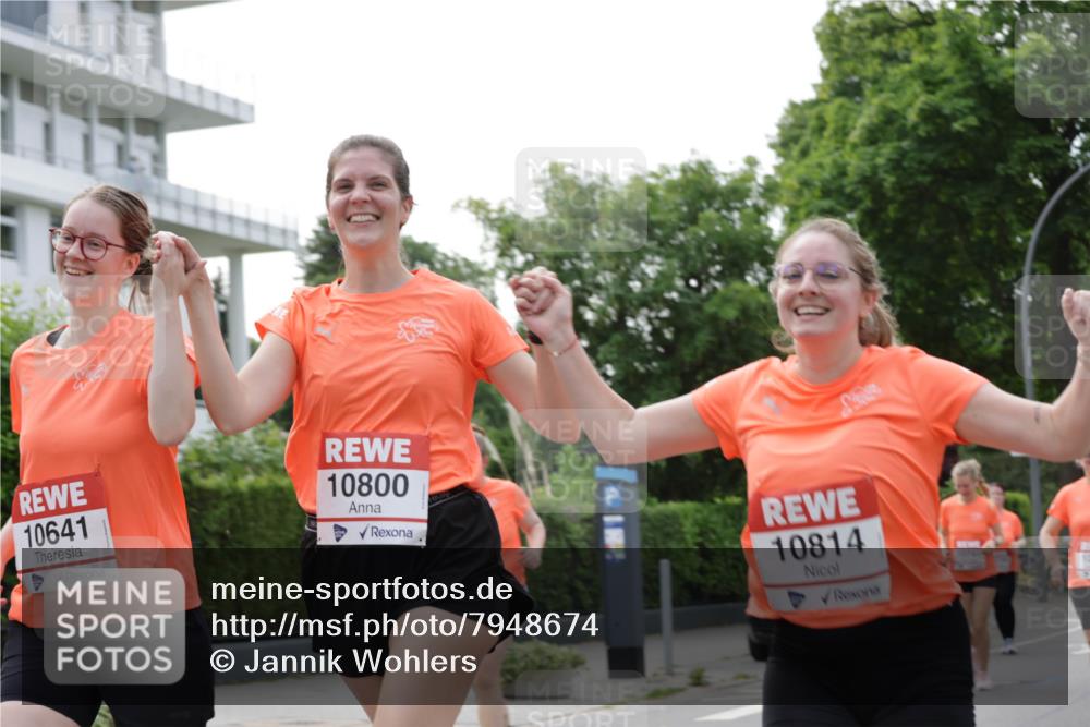 15.06.2025 - REWE Women's Run Jannik Wohlers http://msf.ph/oto/7948674 15.06.2025 08:31:11 Laufen 10641, 10800, 10814 meine-sportfotos.de