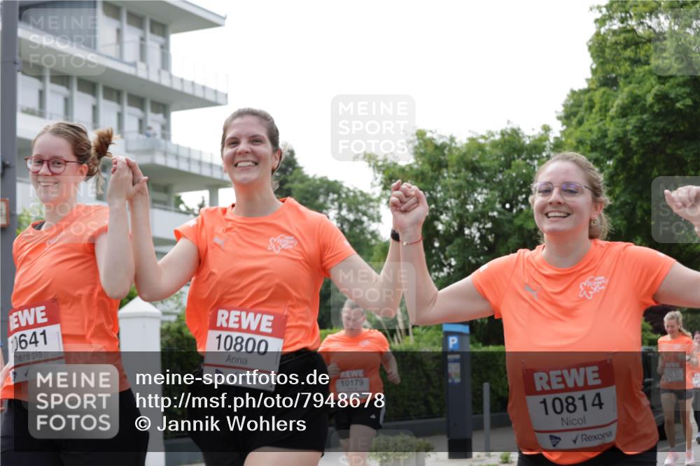 15.06.2025 - REWE Women's Run Jannik Wohlers http://msf.ph/oto/7948678 15.06.2025 08:31:11 Laufen 0641, 10800, 10179, 10814, 10741 meine-sportfotos.de