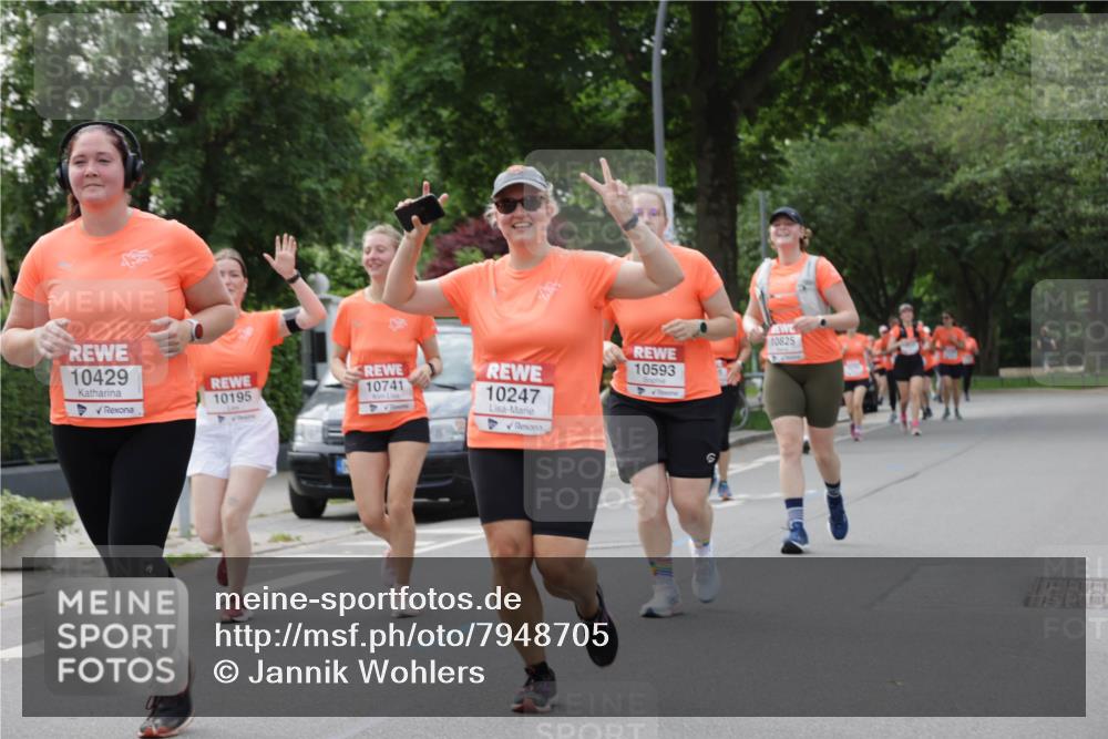 15.06.2025 - REWE Women's Run Jannik Wohlers http://msf.ph/oto/7948705 15.06.2025 08:31:12 Laufen 10429, 10195, 10741, 10247, 10593, 10825 meine-sportfotos.de
