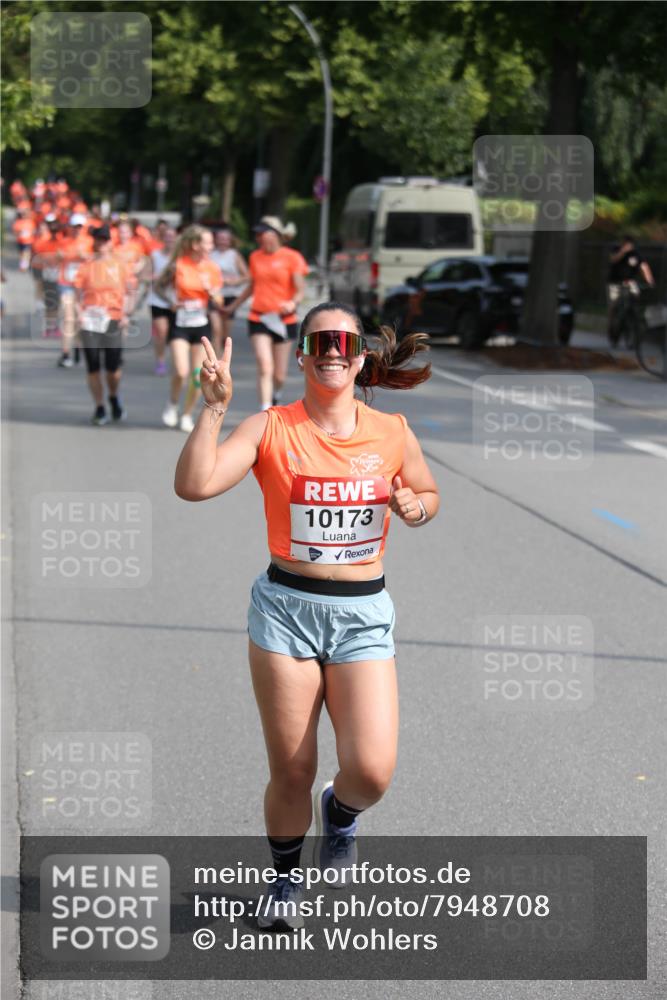 15.06.2025 - REWE Women's Run Jannik Wohlers http://msf.ph/oto/7948708 15.06.2025 09:47:24 Laufen 10173 meine-sportfotos.de