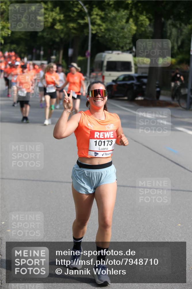 15.06.2025 - REWE Women's Run Jannik Wohlers http://msf.ph/oto/7948710 15.06.2025 09:47:24 Laufen 10173 meine-sportfotos.de