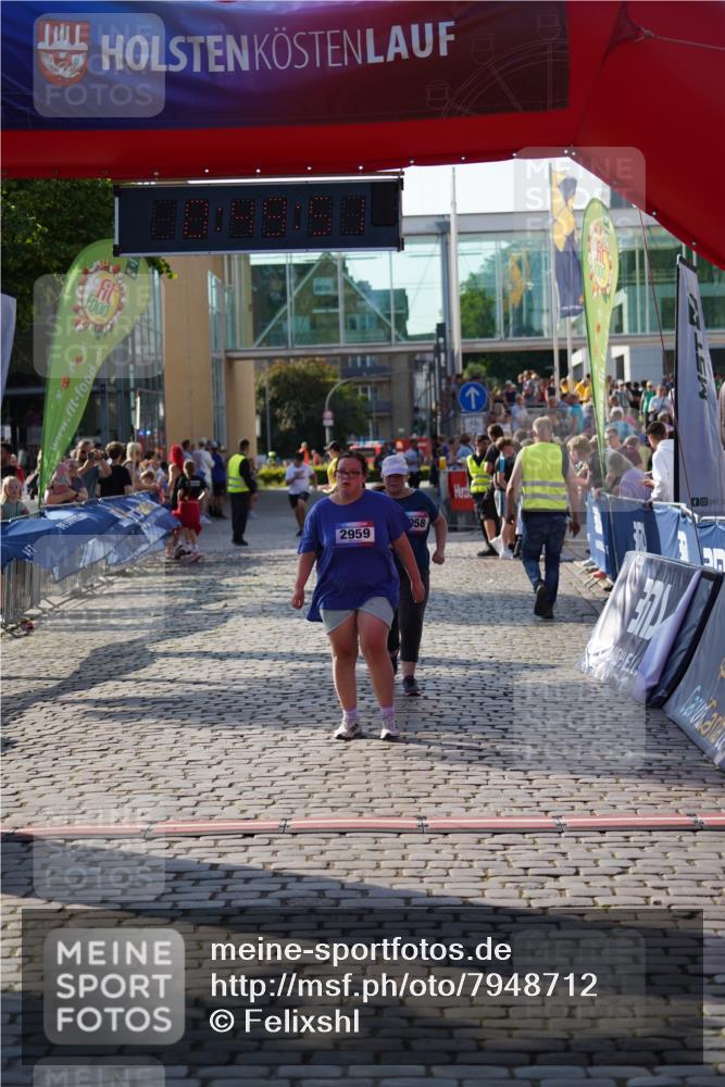 13.06.2025 - Holstenköstenlauf Felixshl http://msf.ph/oto/7948712 13.06.2025 18:19:52 Laufen 2958, 2959 meine-sportfotos.de