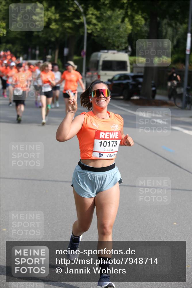 15.06.2025 - REWE Women's Run Jannik Wohlers http://msf.ph/oto/7948714 15.06.2025 09:47:24 Laufen 10173 meine-sportfotos.de