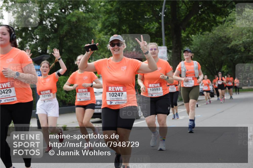 15.06.2025 - REWE Women's Run Jannik Wohlers http://msf.ph/oto/7948729 15.06.2025 08:31:12 Laufen 0429, 10195, 10741, 10247, 10593, 0625 meine-sportfotos.de