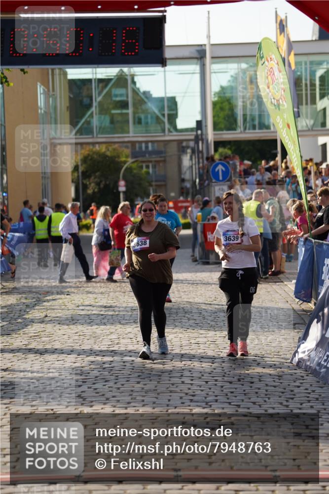 13.06.2025 - Holstenköstenlauf Felixshl http://msf.ph/oto/7948763 13.06.2025 18:20:17 Laufen 3638, 3639 meine-sportfotos.de