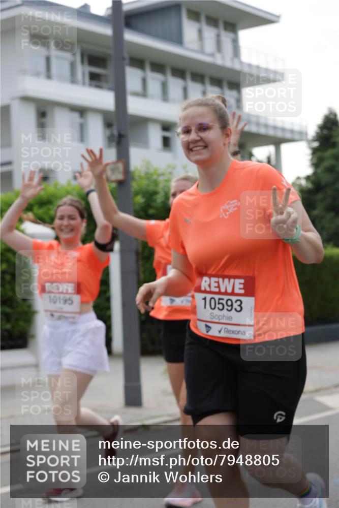 15.06.2025 - REWE Women's Run Jannik Wohlers http://msf.ph/oto/7948805 15.06.2025 08:31:15 Laufen 10195, 10593 meine-sportfotos.de