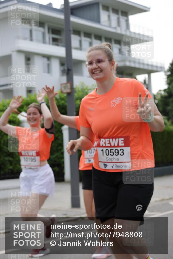 15.06.2025 - REWE Women's Run Jannik Wohlers http://msf.ph/oto/7948808 15.06.2025 08:31:15 Laufen 10195, 107, 10593 meine-sportfotos.de