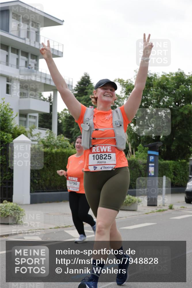 15.06.2025 - REWE Women's Run Jannik Wohlers http://msf.ph/oto/7948828 15.06.2025 08:31:16 Laufen 10790, 10825 meine-sportfotos.de