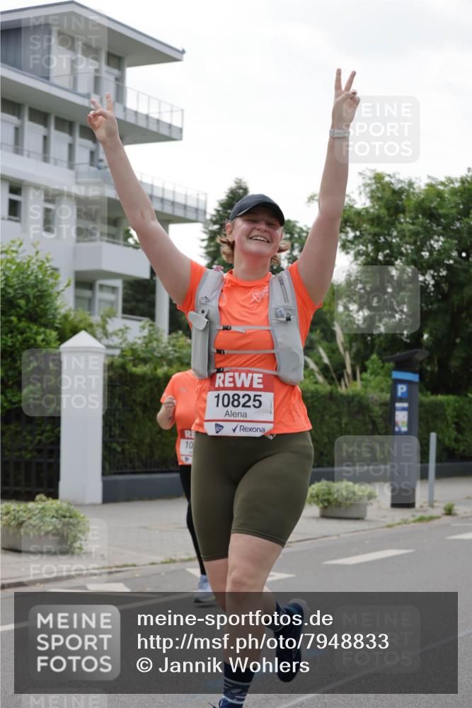 15.06.2025 - REWE Women's Run Jannik Wohlers http://msf.ph/oto/7948833 15.06.2025 08:31:16 Laufen 10825, 10, 4 meine-sportfotos.de