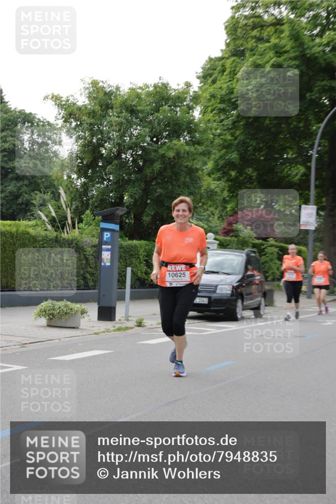 15.06.2025 - REWE Women's Run Jannik Wohlers http://msf.ph/oto/7948835 15.06.2025 08:31:17 Laufen 10625, 1043 meine-sportfotos.de