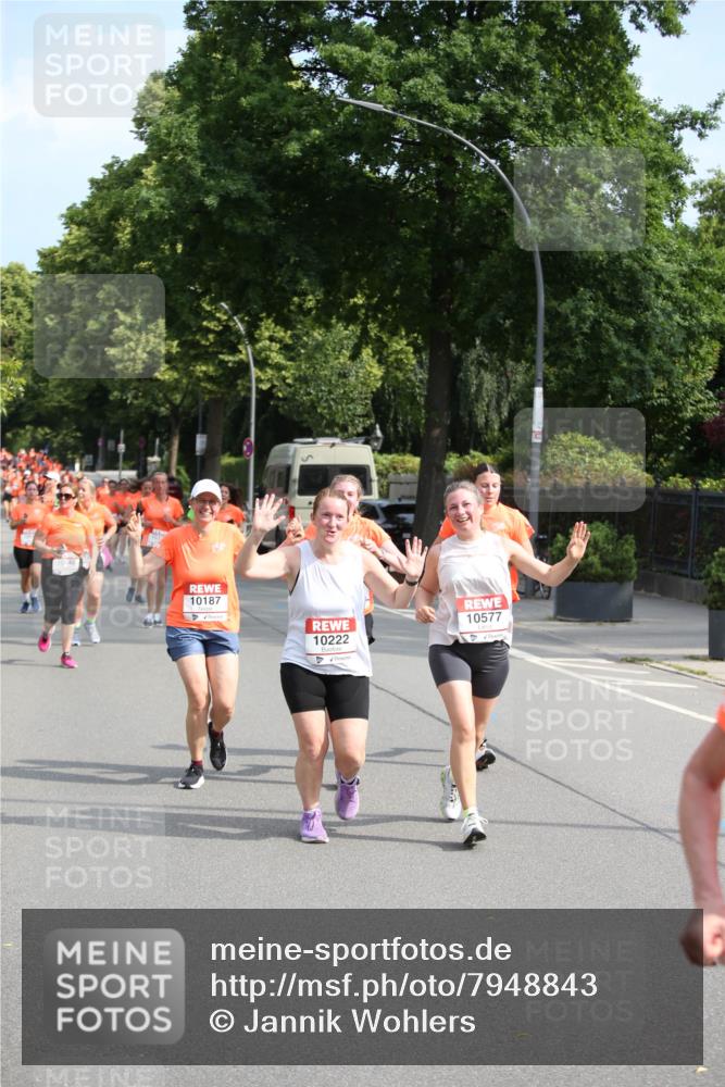 15.06.2025 - REWE Women's Run Jannik Wohlers http://msf.ph/oto/7948843 15.06.2025 09:47:31 Laufen 10646, 10187, 10577, 10222 meine-sportfotos.de